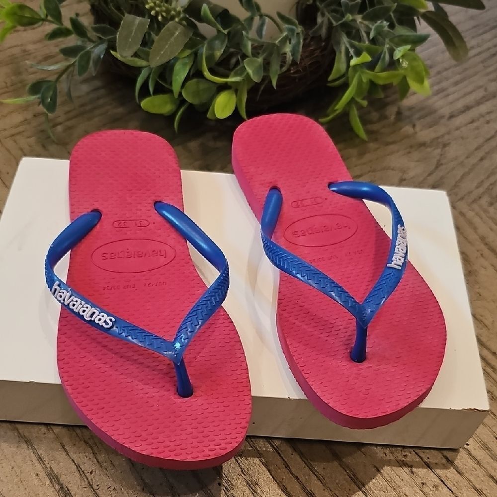 Havaianas Fuchsia and Cobalt Flip Flops Size 2 Excellent Condition